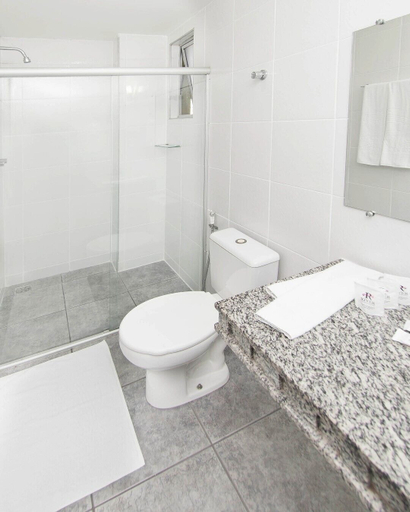 Bathroom 4, River Palace Hotel, Divinópolis