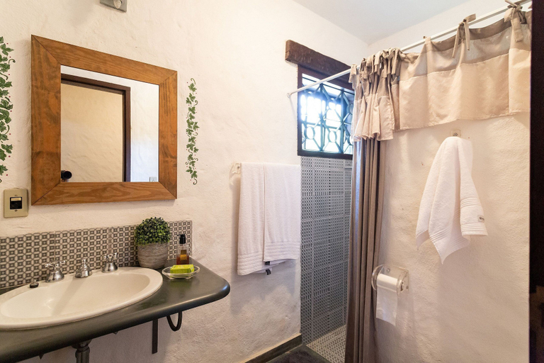 Bathroom 4, Sítio Dels Serrans - Jacareí, Jacareí