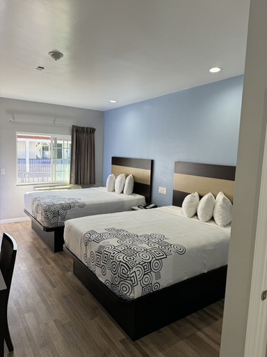 Bedroom 4, Surfside Inn Redondo Beach, Los Angeles