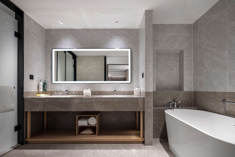 Bathroom 4, Hilton Garden Inn Zigong High-Tech Zone, Zigong