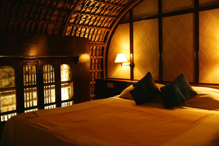 Bedroom 2, Spice Coast Cruises CGH Earth-Houseboat, Alappuzha