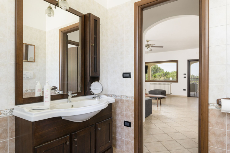 Bathroom 3, Villa Bella con piscina by Wonderful Italy, Brindisi