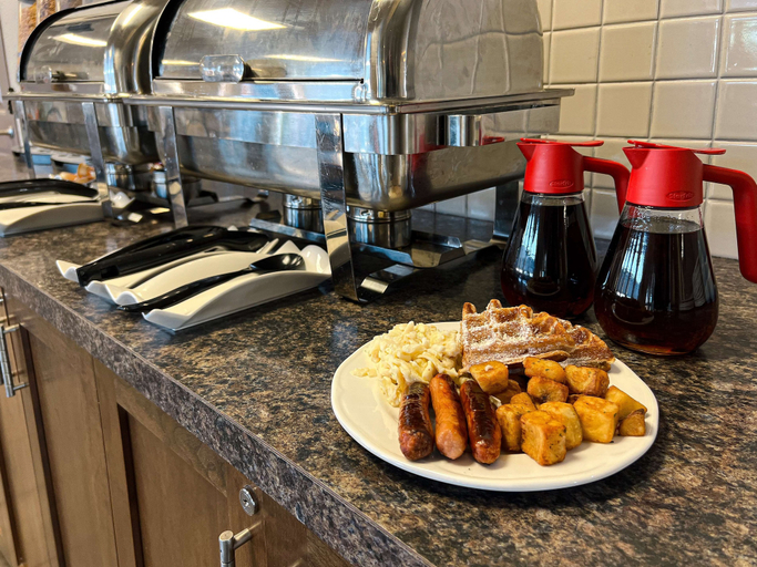 Food & Drinks 5, Coast Swift Current Hotel, Division No. 8
