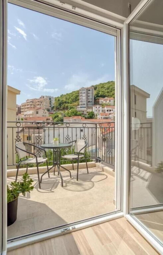 Others 4, Family Rooftop Apartment Magi Budva
