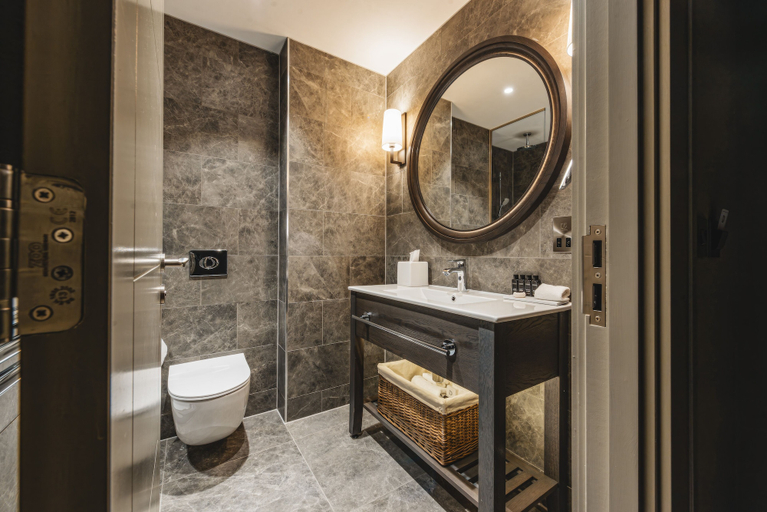 Bathroom 4, Dakota Leeds, Leeds
