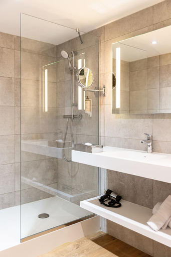 Bathroom 4, Mercure Toulouse Aéroport Blagnac, Haute-Garonne