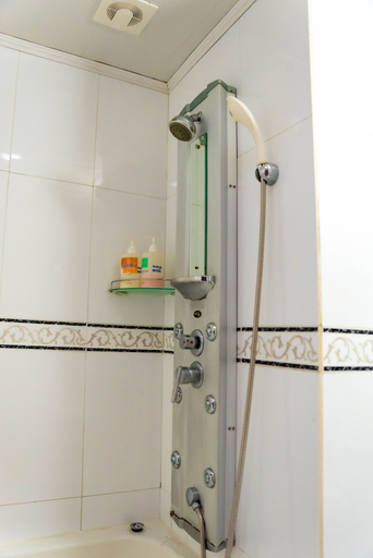 Bathroom 3, Paragon Motel, Geoje