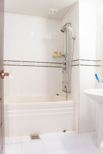 Bathroom 3, Paragon Motel, Geoje