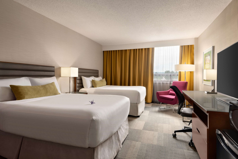 Bedroom 3, Coast Prince George Hotel by APA, Fraser-Fort George