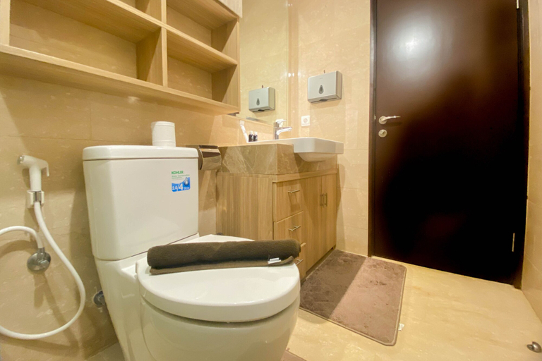 Bathroom 3, Nice And Elegant 2Br At Menteng Park Apartment, West Jakarta