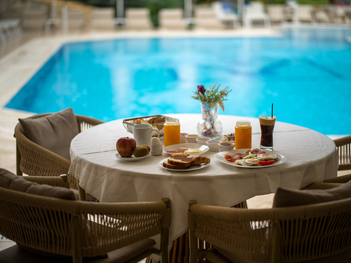 Food & Drinks 4, Dracos Hotel, Epirus