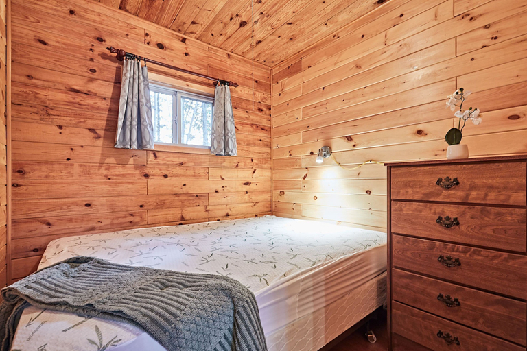 Bedroom 2, Dayspring Cottages, Parry Sound