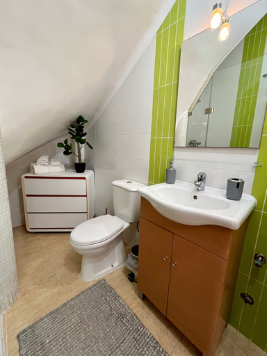 Bathroom 2, Sunao, Nazaré