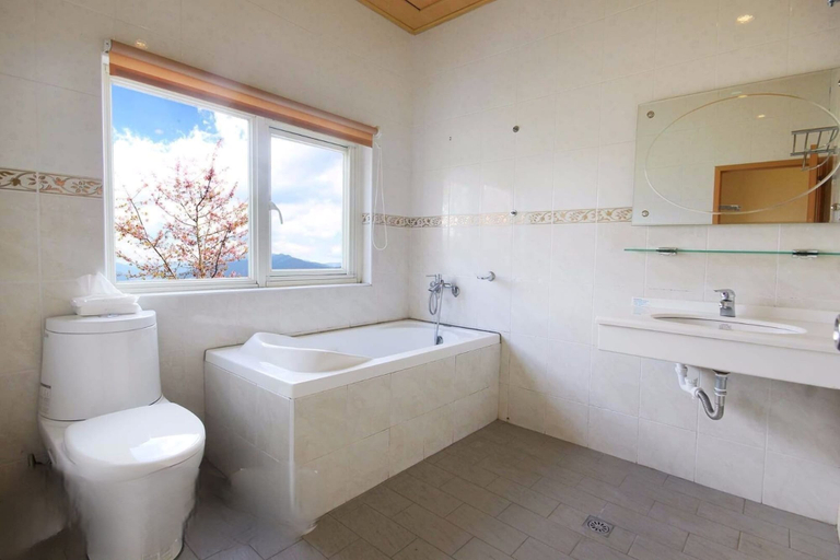 Bathroom 4, Chingjing New Paradise B&B, Nantou
