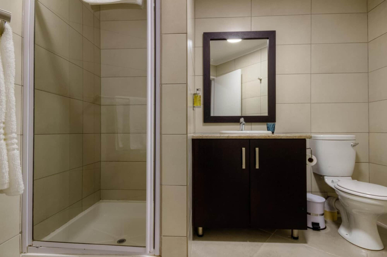 Bathroom 3, The Ridge Guesthouse, Uthungulu