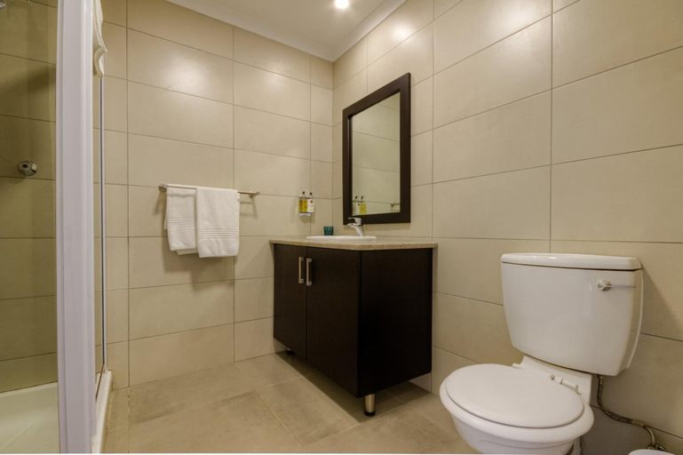 Bathroom 3, The Ridge Guesthouse, Uthungulu