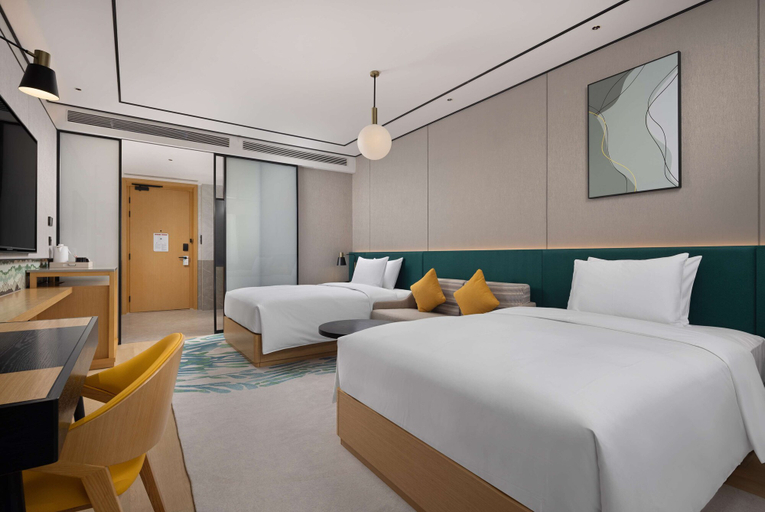 Bedroom 3, Hilton Garden Inn Zigong High-Tech Zone, Zigong