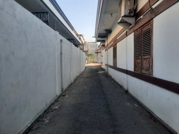 Others 5, OYO Life 93160 Kost Jenny Karawang, Karawang