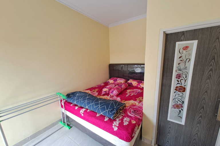 Bedroom 2, Hotel O Venus Homestay Syariah Near Universitas Megou Pak Tulang Bawang, Tulang Bawang