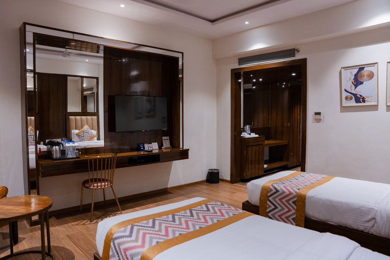 Bedroom 3, Oaktree Hotel, Morbi