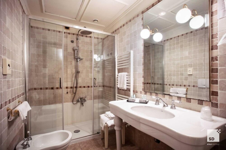 Bathroom 5, Grand Hotel Terme, Ravenna