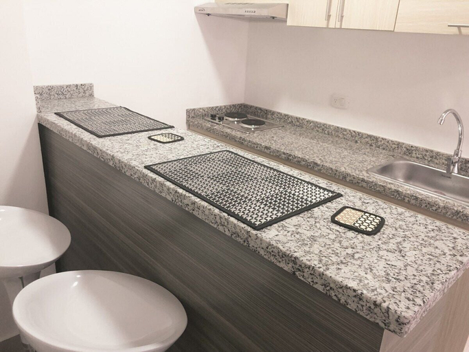 Bathroom 4, Aparta Hotel Mediterraneo, Barranquilla