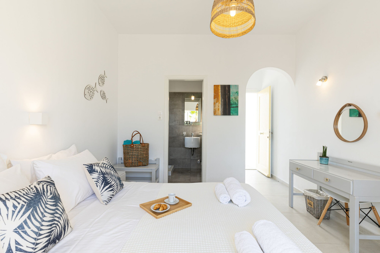 Bedroom 3, Akrotiri Hotel, South Aegean