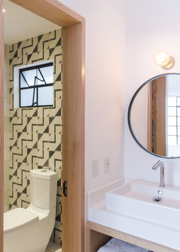 Bathroom 5, Casa Decu, Mexico City