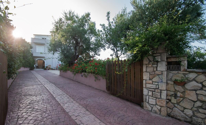 Others 4, Villa Zoi, Ionian Islands