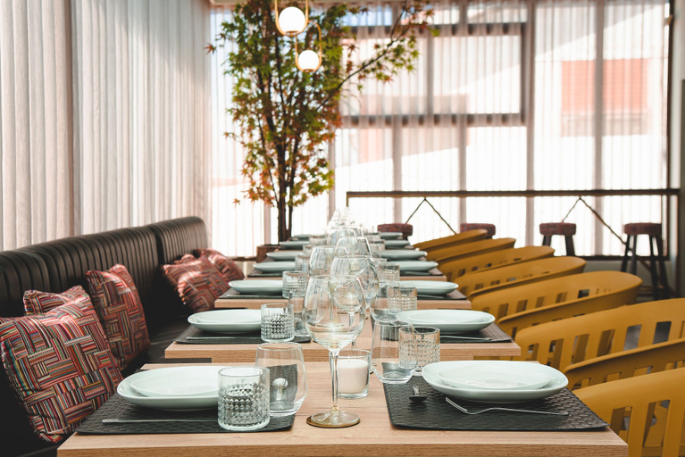 Food & Drinks 5, hotel singular aeroporto, Maia