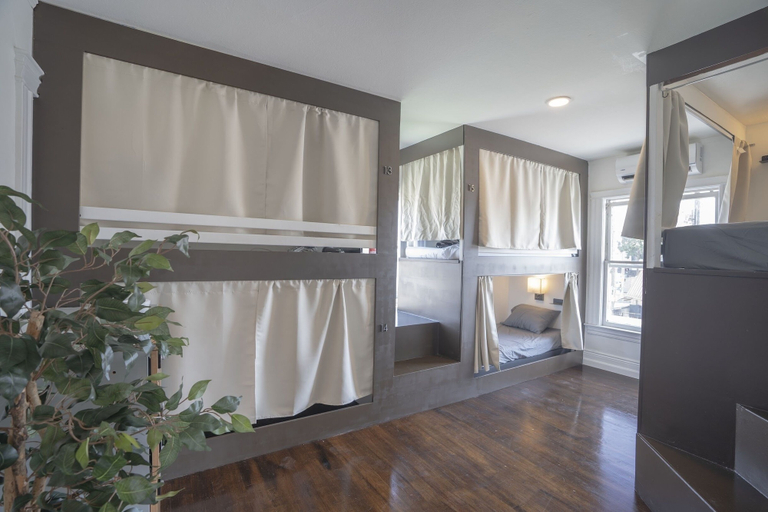 Bedroom 3, Burlington Hostel, Los Angeles