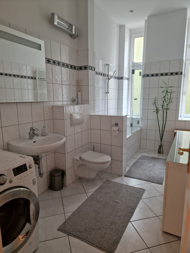 Bathroom, Family Apartment Charlottenburg, Berlin