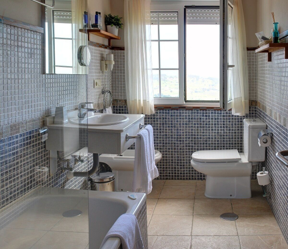 Bathroom 5, Hotel Mirador del Sella, Asturias
