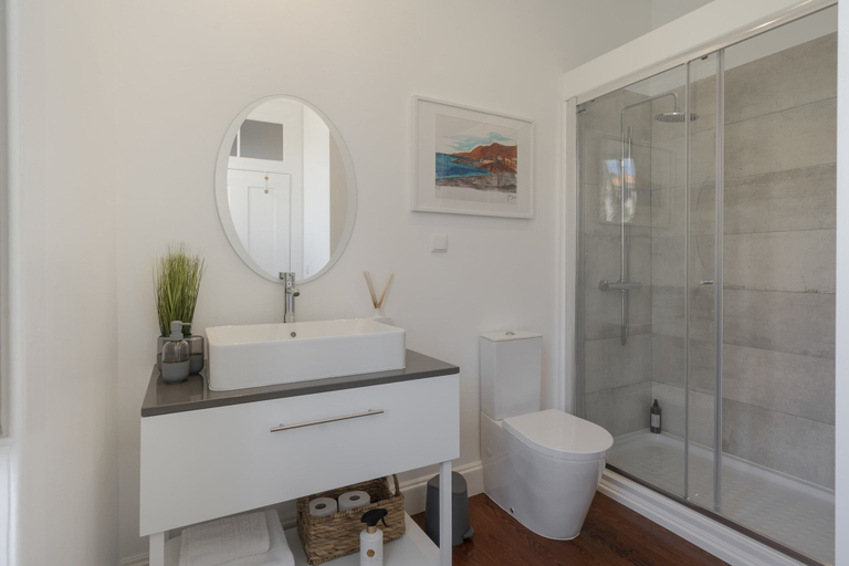 Bathroom 3, With Secret Garden and Pool - Villa Quebra Costas, Funchal