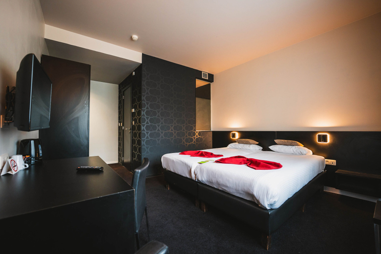 Bedroom 3, Utopia Hotel, Hainaut