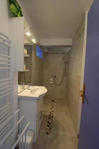 Bathroom, MONLOUBIER, Ardèche