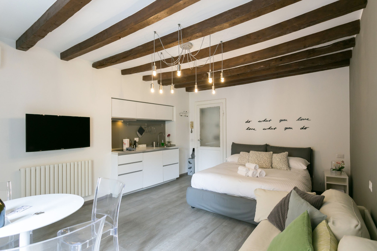 Bedroom 4, Milano Apartments Vigevano 45, Milano