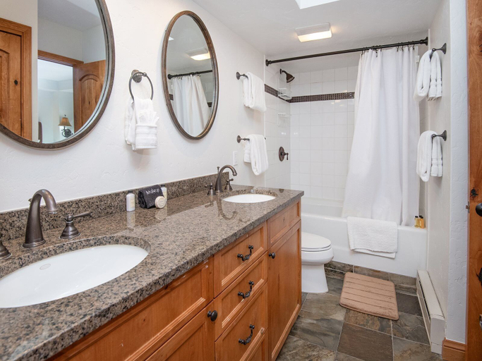 Bathroom 3, Vantage Point Condo 201, Eagle