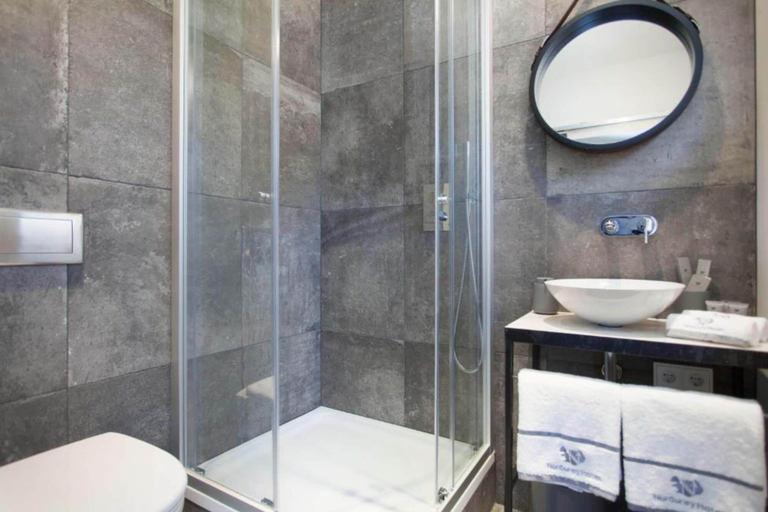 Bathroom 4, Nordurey Hotel City Garden, Reykjavík