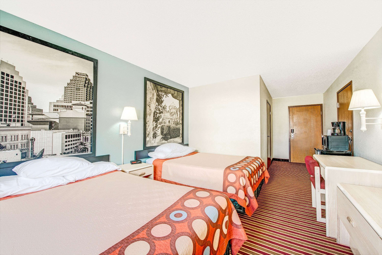 Bedroom 4, Super 8 by Wyndham San Antonio/Fiesta, Bexar