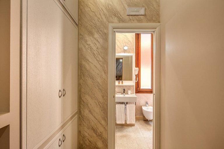 Bathroom 5, Colosseo Accomodation Room Guest House, Rome