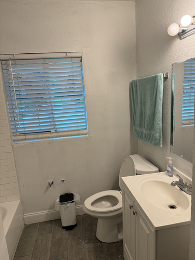 Bathroom 3, Villa by Eco-shared, Miami-Dade