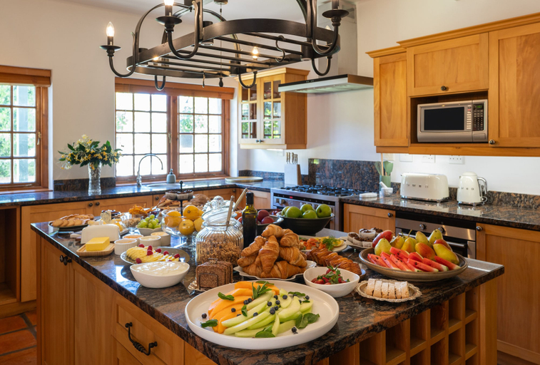 Food & Drinks, Navarre Residence, Cape Winelands