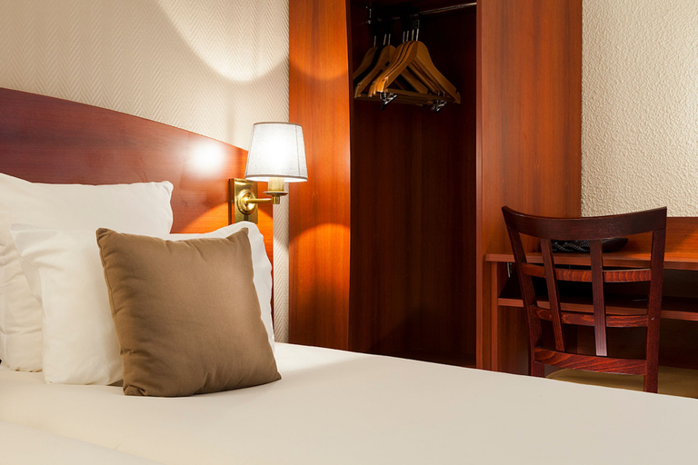 Bedroom 3, Hôtel des Arcades de Cachan Grand Paris Sud, Val-de-Marne