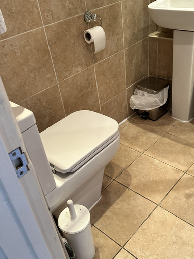 Bathroom 4, The swan inn, Wiltshire