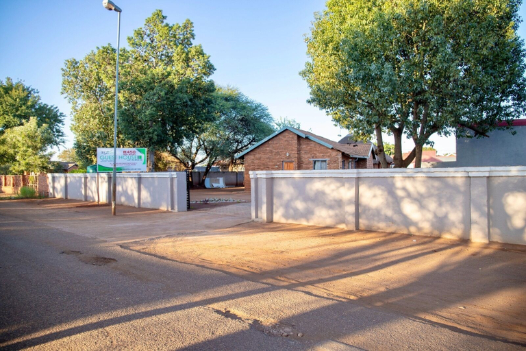 Exterior & Views, Ecogreen Guesthouse, Waterberg