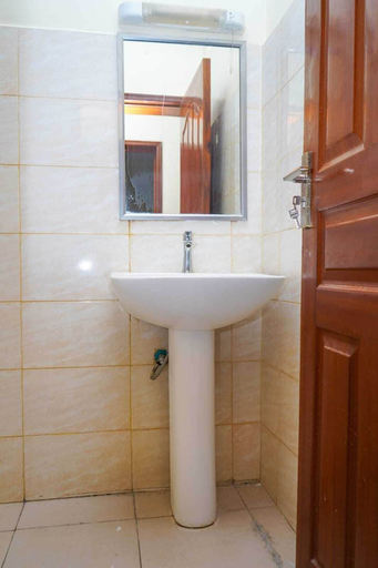 Bathroom 2, Lux Suites Greatwall Getaway Apartments, Mavoko