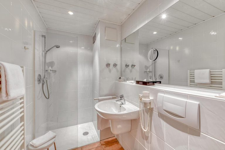 Bathroom 3, Hotel Restaurant Alt Vellern, Warendorf