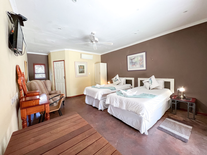Bedroom 2, Gweta Lodge, Tutume