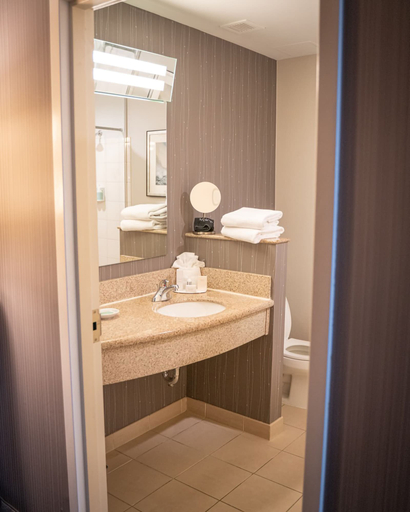 Bathroom 5, Courtyard by Marriott Boston Copley Square, Boston